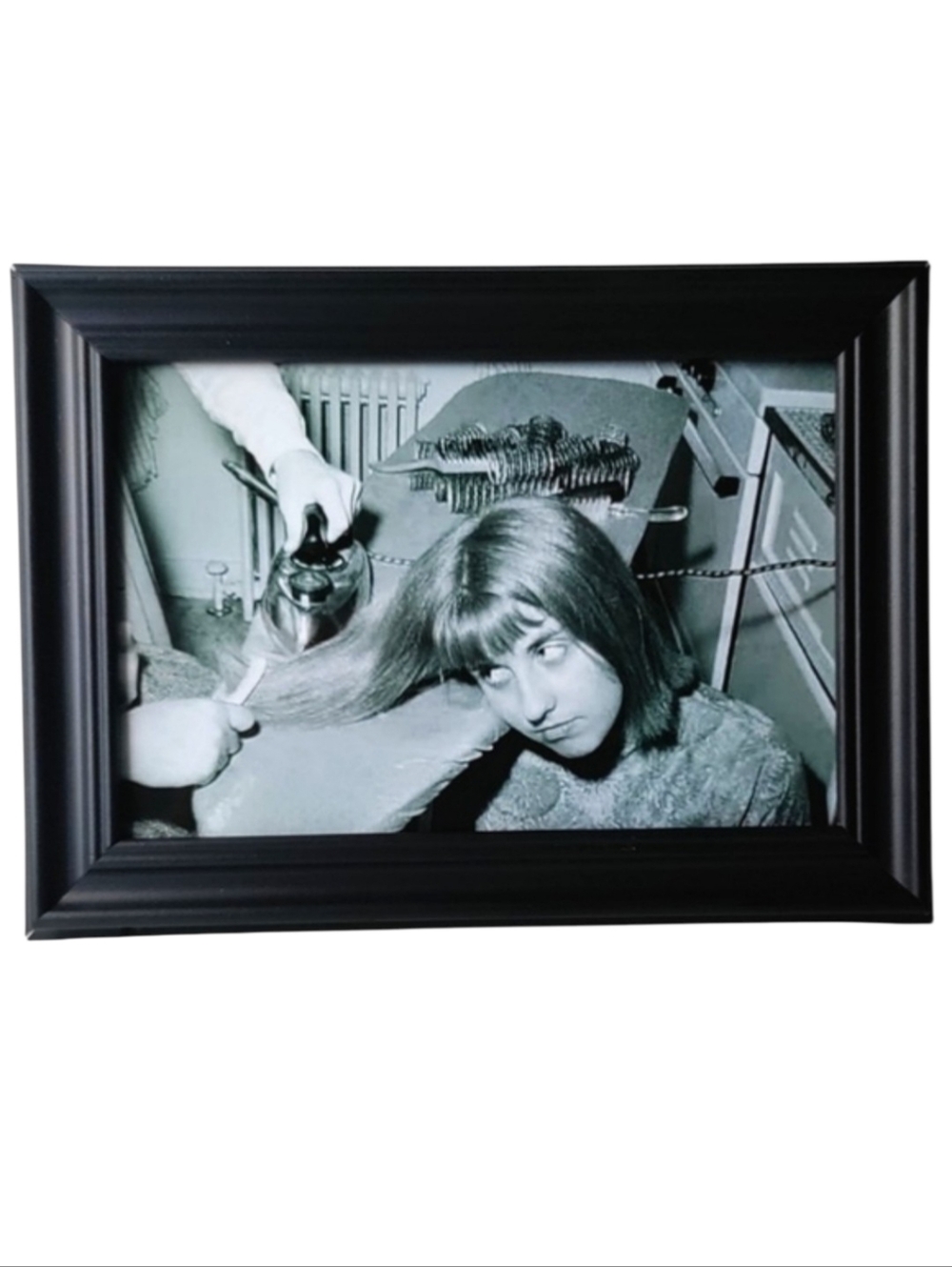 Funny retro old school girl hair straightener hilarious using iron art Decor